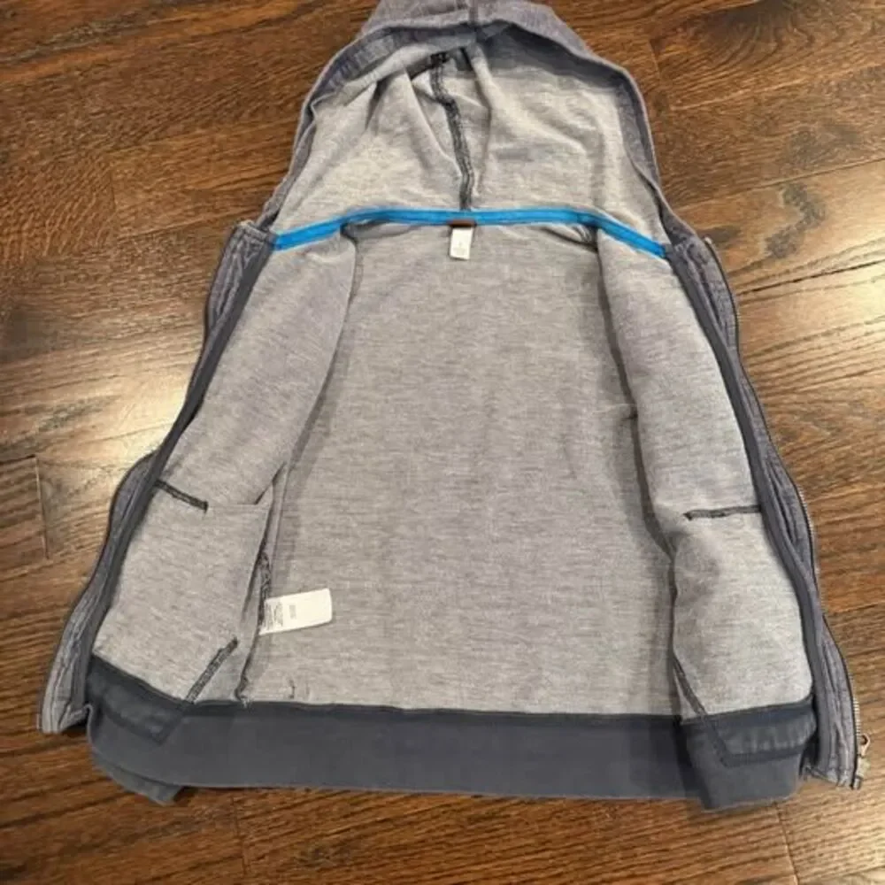 Tea Collection light weight sweatshirt - girls size 6 - Picture 3 of 7